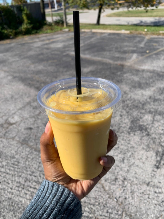 Juice Be Happy Gold Smoothie cold pressed blend of bananas, mango, pineapple, and diluted apple juice in a glass bottle for energy, digestion support, and overall wellness.